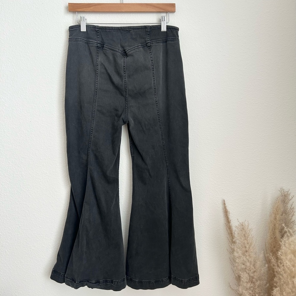 We The Free Ultra Flare Pull On Rinsed Black Denim Jeans Size 31 - Picture 4 of 5